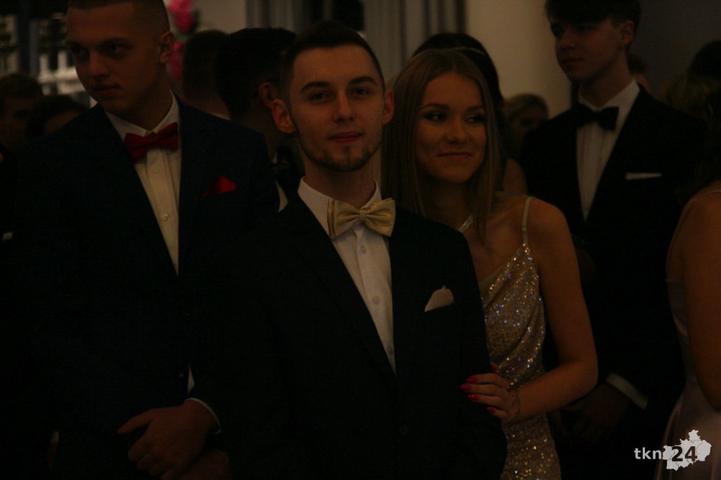 WIDEO: Studniówka II LO w Końskich