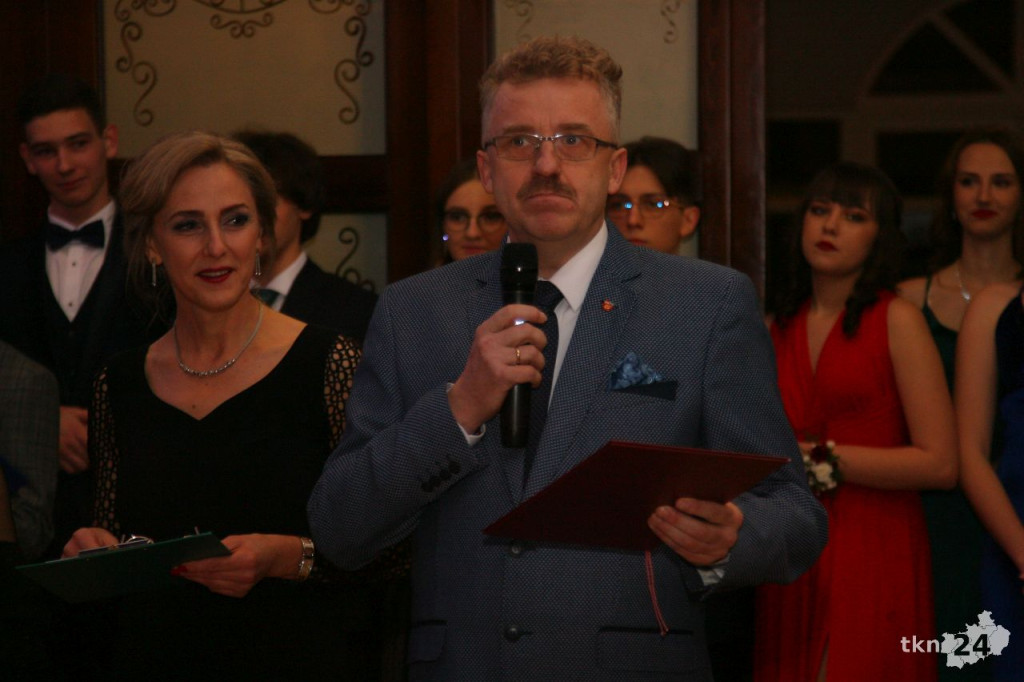 WIDEO: Studniówka II LO w Końskich