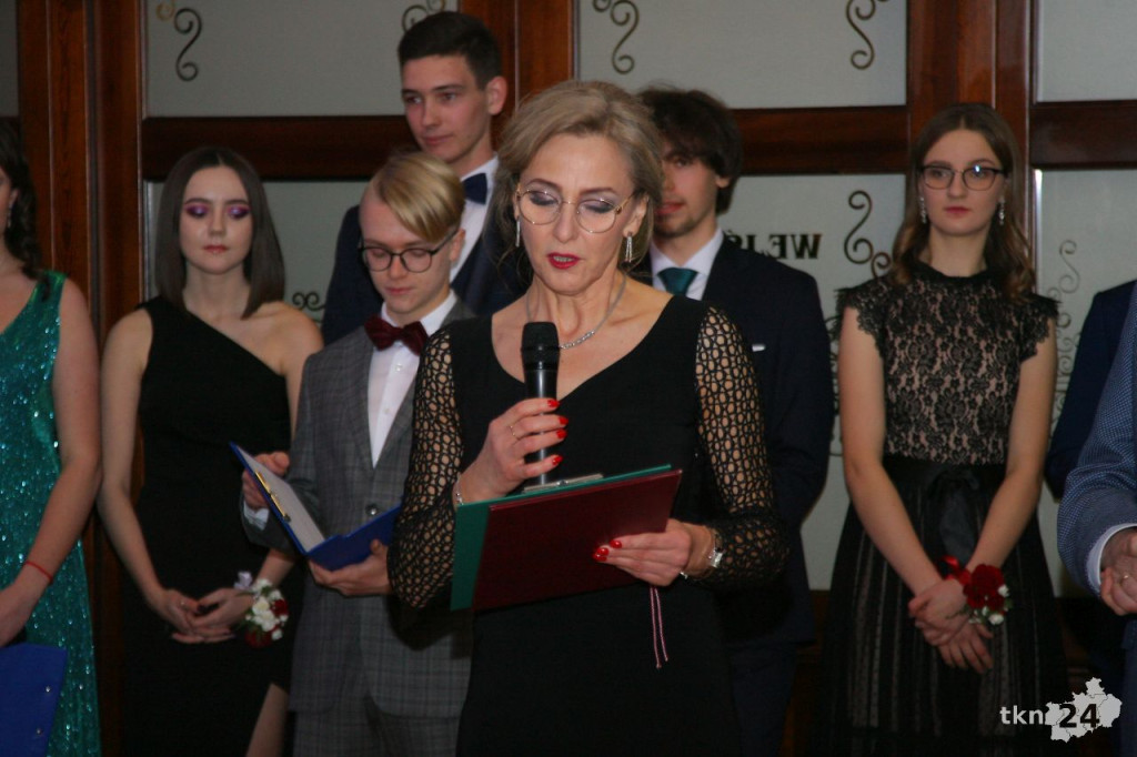 WIDEO: Studniówka II LO w Końskich
