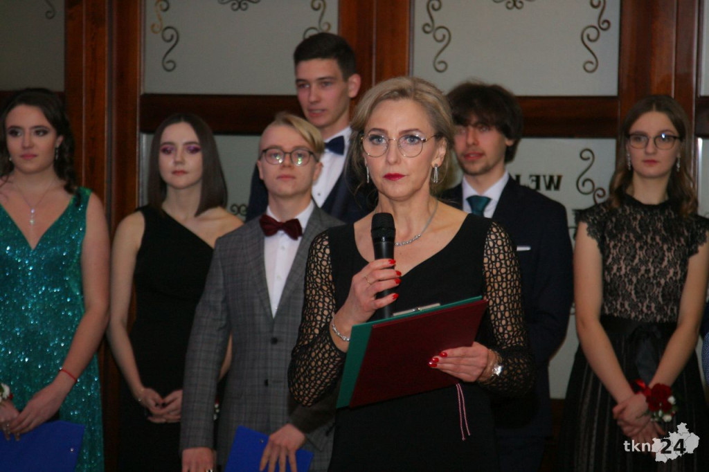 WIDEO: Studniówka II LO w Końskich