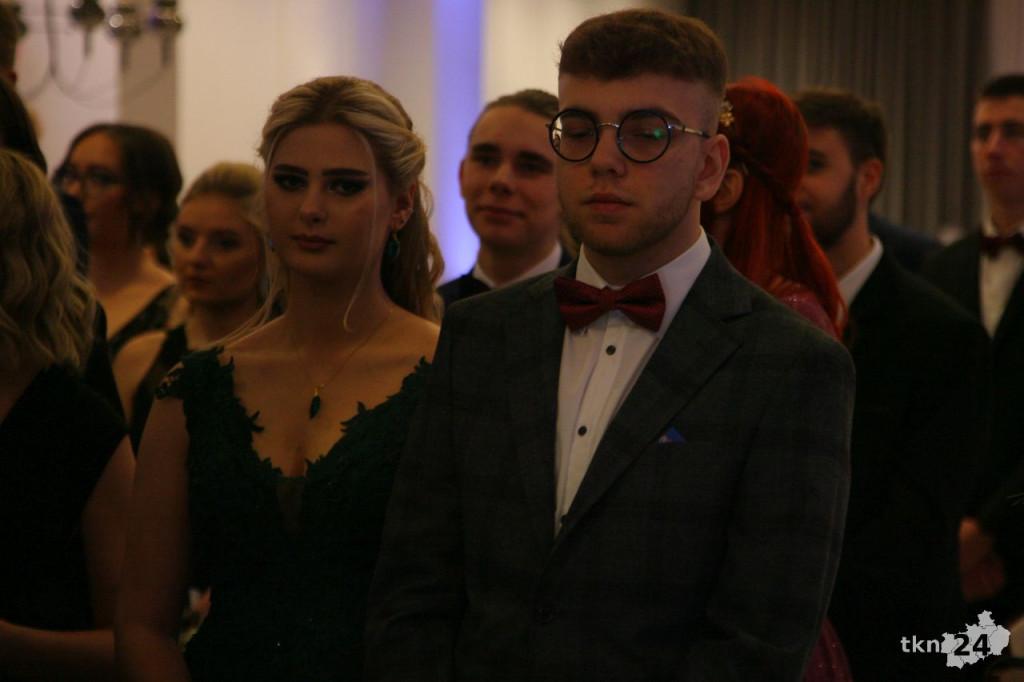 WIDEO: Studniówka II LO w Końskich