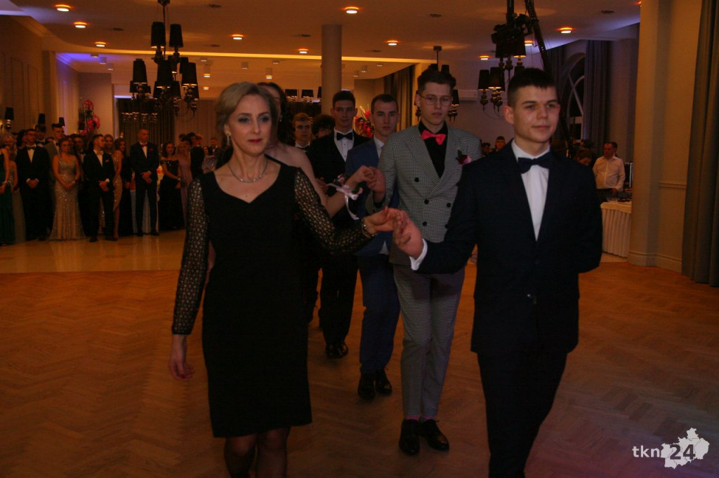 WIDEO: Studniówka II LO w Końskich