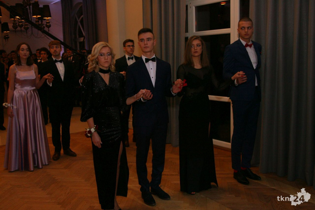 WIDEO: Studniówka II LO w Końskich