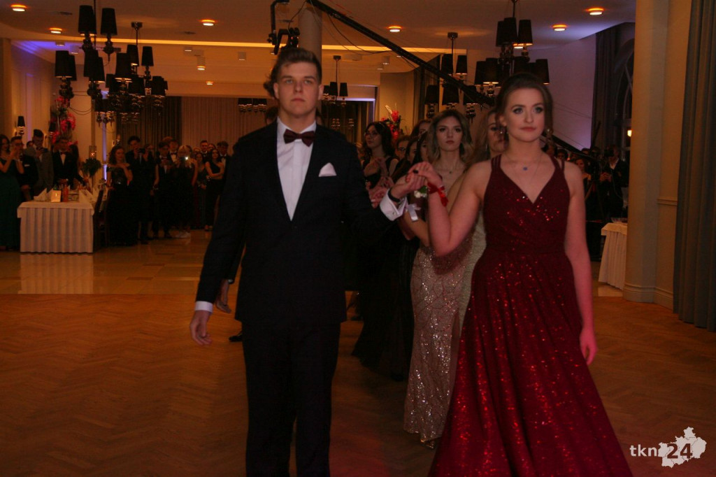 WIDEO: Studniówka II LO w Końskich
