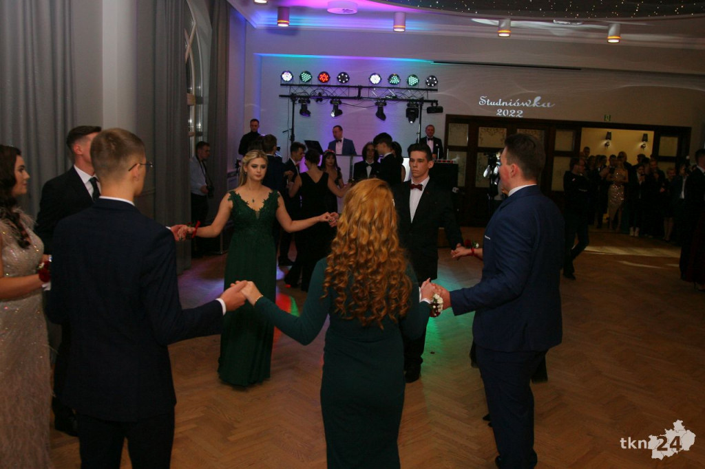 WIDEO: Studniówka II LO w Końskich