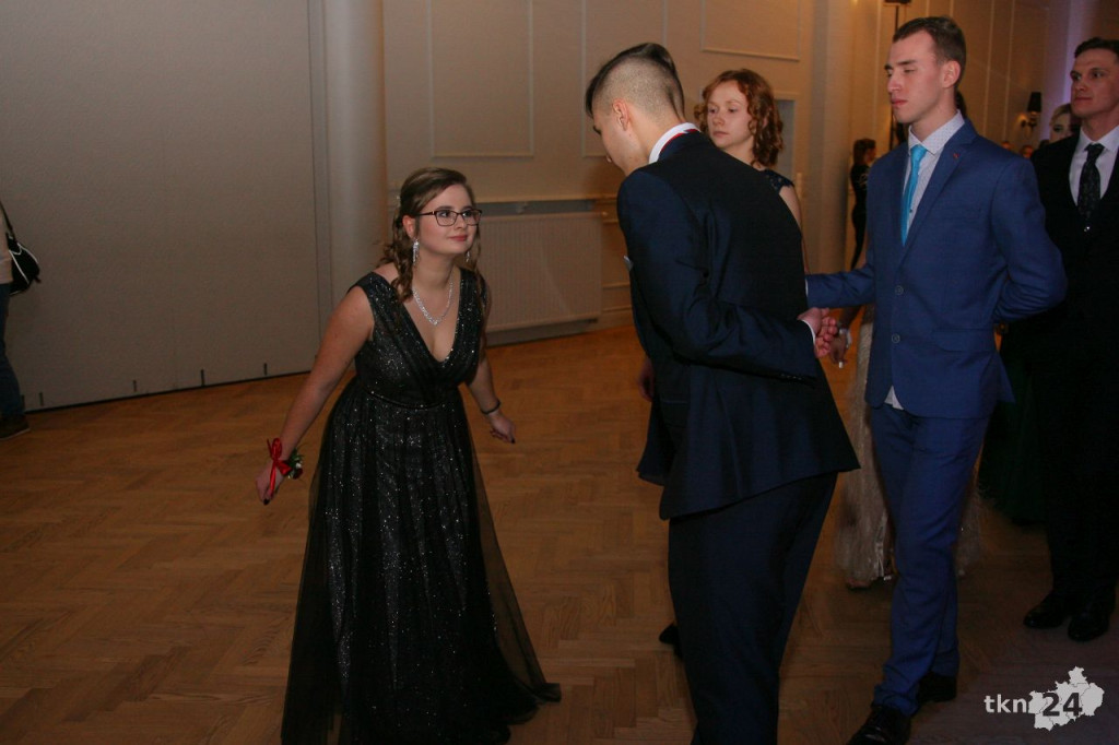 WIDEO: Studniówka II LO w Końskich