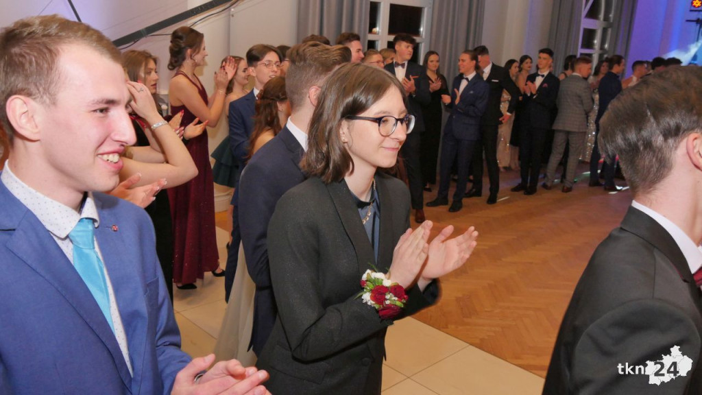 WIDEO: Studniówka II LO w Końskich