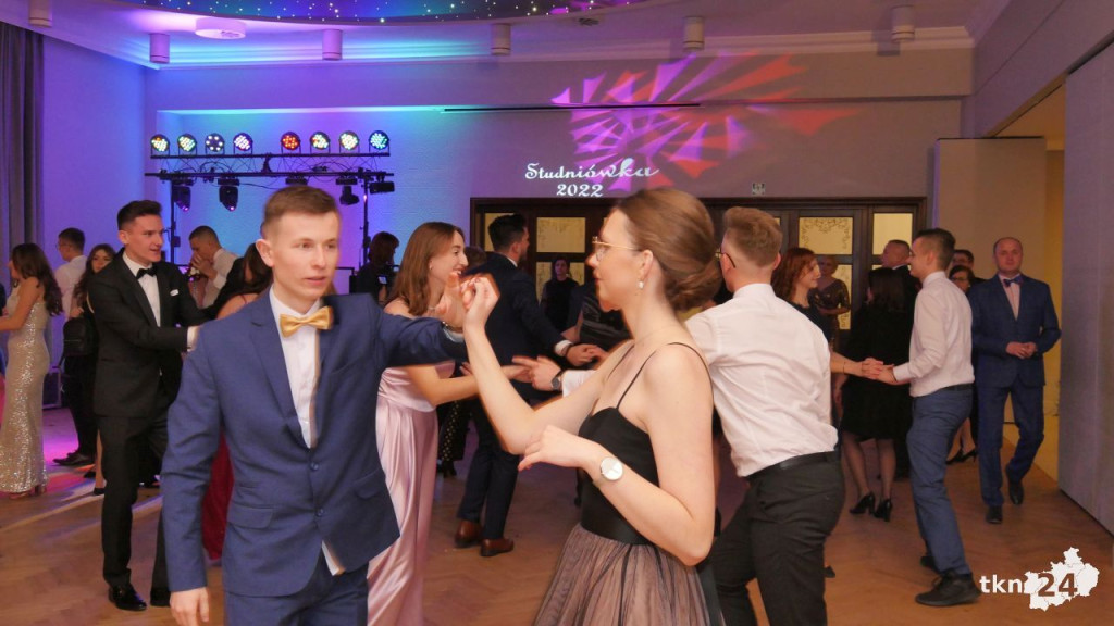 WIDEO: Studniówka II LO w Końskich