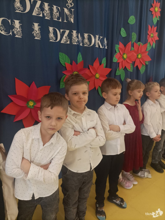 Przedszkolaki z Bajkowej Krainy dla babć i dziadków [wideo, zdjęcia]