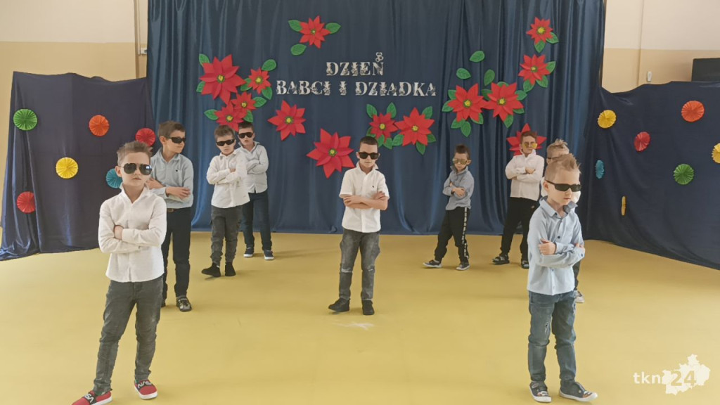 Przedszkolaki z Bajkowej Krainy dla babć i dziadków [wideo, zdjęcia]