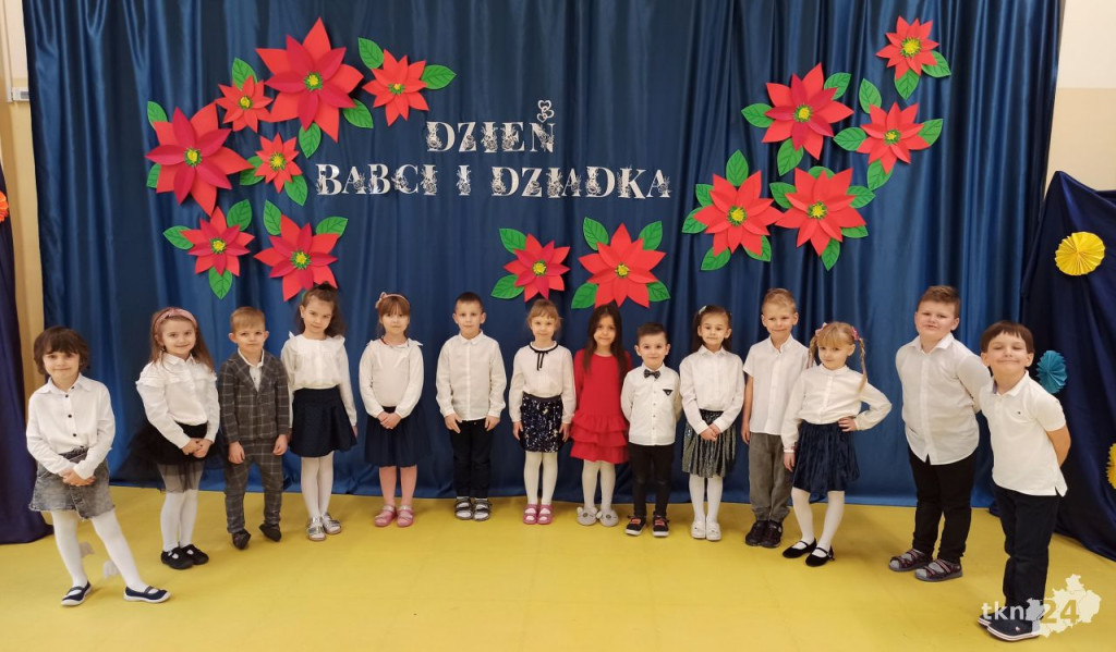 Przedszkolaki z Bajkowej Krainy dla babć i dziadków [wideo, zdjęcia]