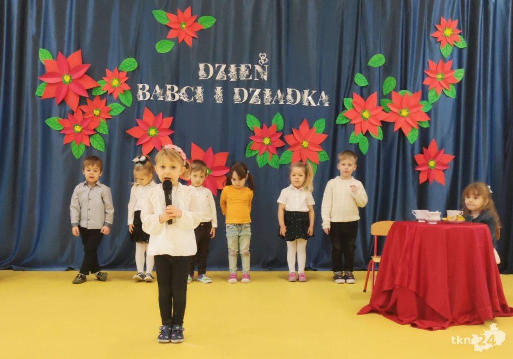 Przedszkolaki z Bajkowej Krainy dla babć i dziadków [wideo, zdjęcia]