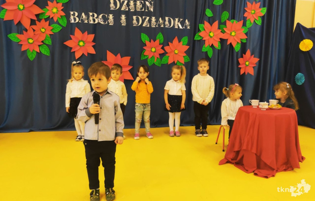 Przedszkolaki z Bajkowej Krainy dla babć i dziadków [wideo, zdjęcia]