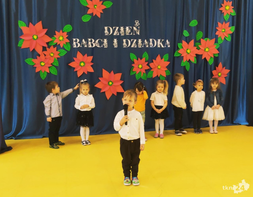 Przedszkolaki z Bajkowej Krainy dla babć i dziadków [wideo, zdjęcia]