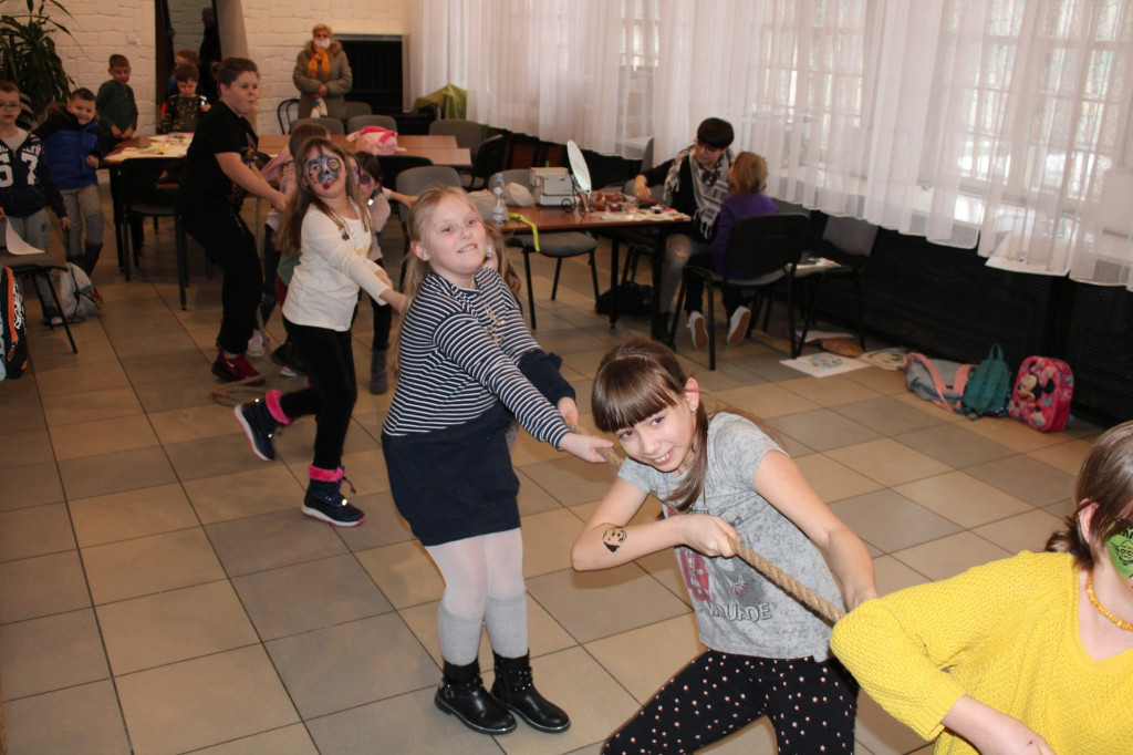 Aktywny i kreatywny II turnus `Ferii z Domem Kultury` w Końskich [zdjęcia]
