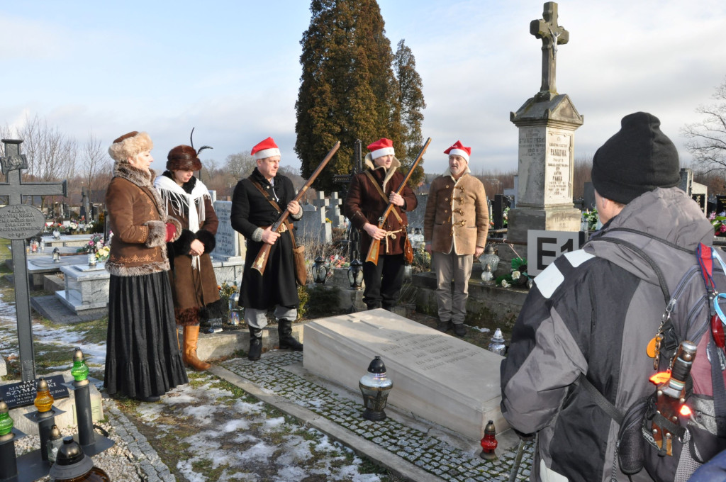 Turystyka idzie w parze z patriotyzmem. Za nami I Rajd Powstania Styczniowego [zdjęcia]