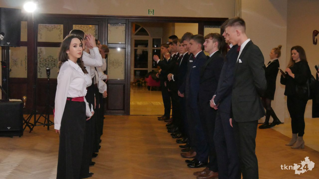 WIDEO: Studniówka I LO w Końskich 2022