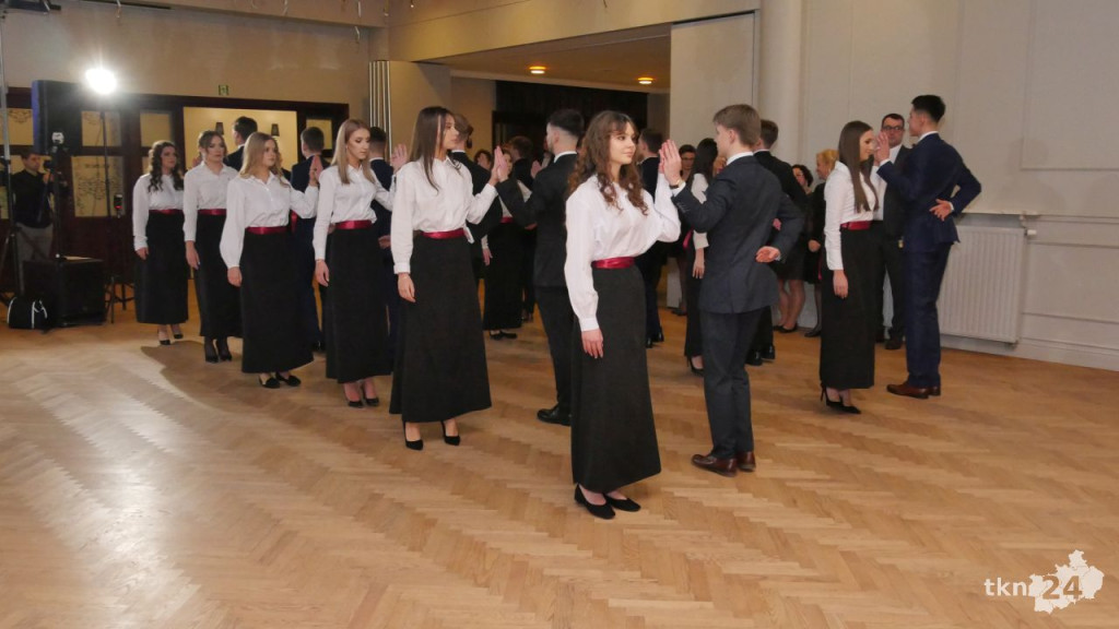 WIDEO: Studniówka I LO w Końskich 2022