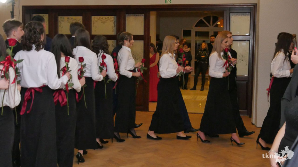 WIDEO: Studniówka I LO w Końskich 2022