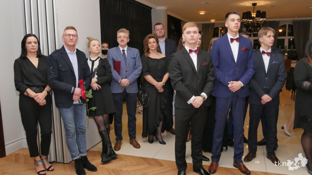 WIDEO: Studniówka I LO w Końskich 2022