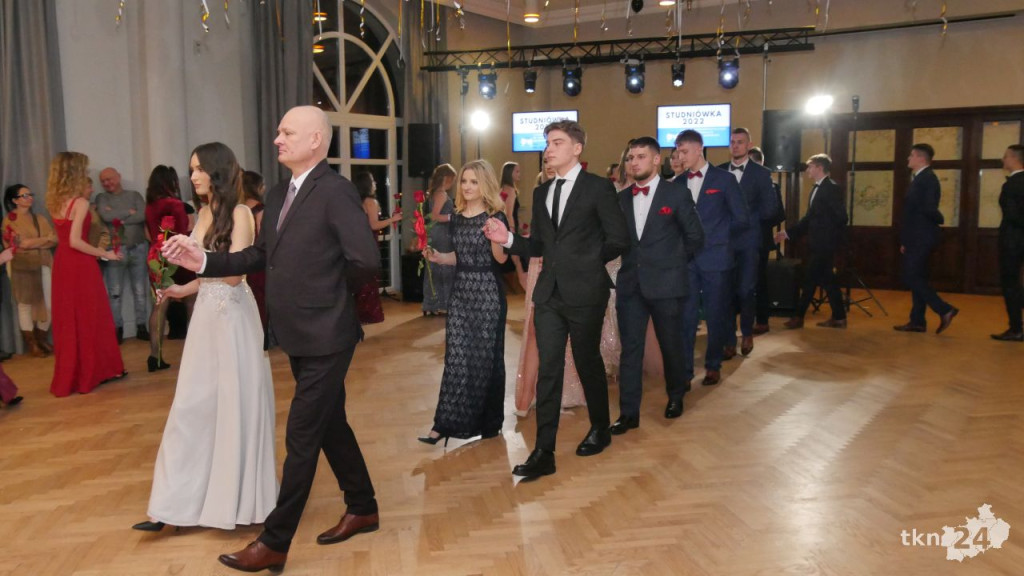 WIDEO: Studniówka I LO w Końskich 2022