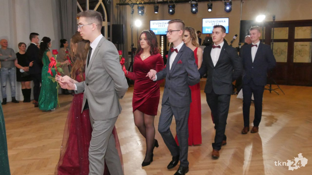 WIDEO: Studniówka I LO w Końskich 2022