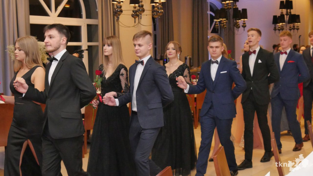 WIDEO: Studniówka I LO w Końskich 2022