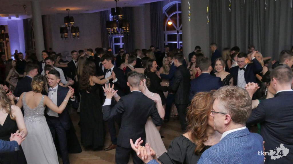 WIDEO: Studniówka I LO w Końskich 2022