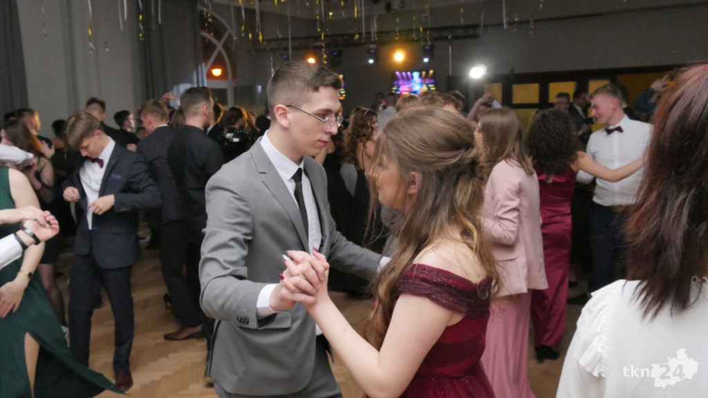 WIDEO: Studniówka I LO w Końskich 2022