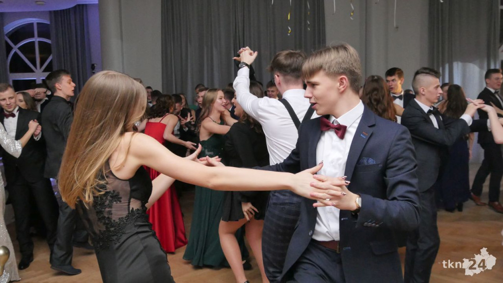 WIDEO: Studniówka I LO w Końskich 2022