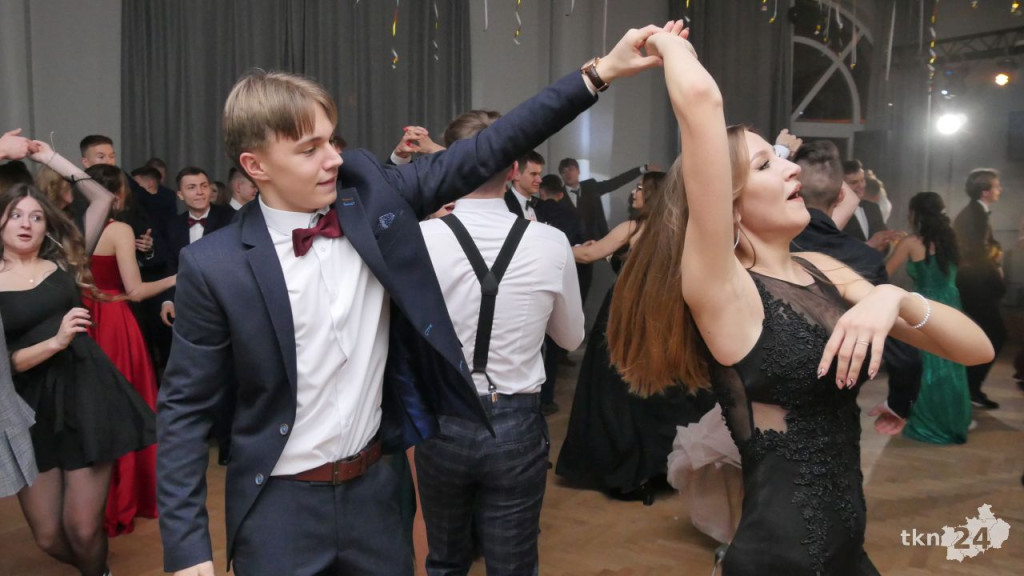 WIDEO: Studniówka I LO w Końskich 2022