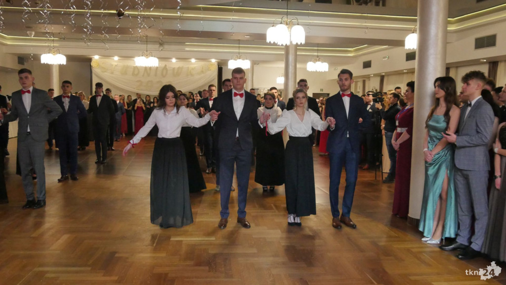 Opoczyńska studniówka w Astorii. Zaśpiewał DEJW! [wideo, zdjęcia]