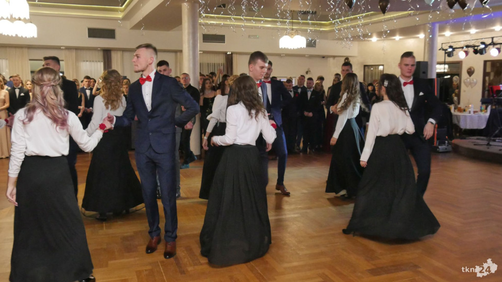 Opoczyńska studniówka w Astorii. Zaśpiewał DEJW! [wideo, zdjęcia]