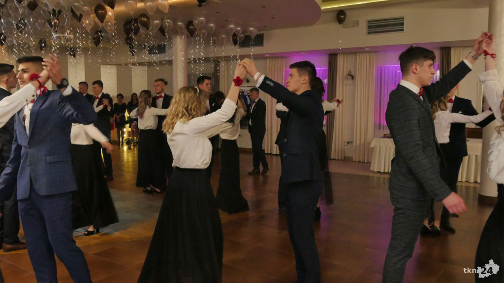 Opoczyńska studniówka w Astorii. Zaśpiewał DEJW! [wideo, zdjęcia]