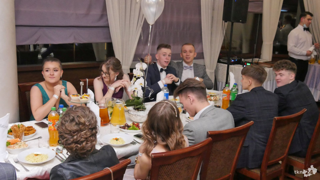 Opoczyńska studniówka w Astorii. Zaśpiewał DEJW! [wideo, zdjęcia]