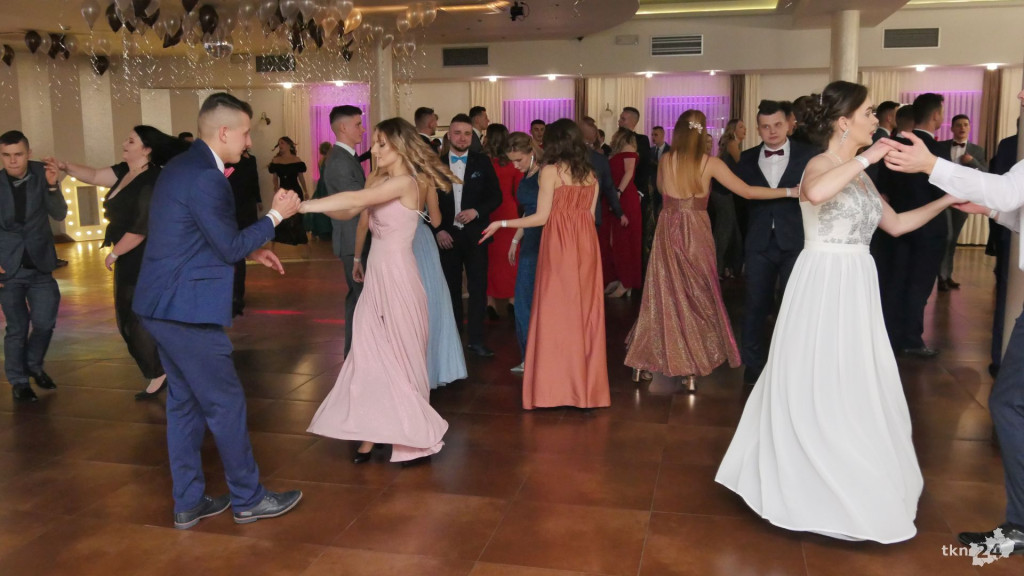 Opoczyńska studniówka w Astorii. Zaśpiewał DEJW! [wideo, zdjęcia]