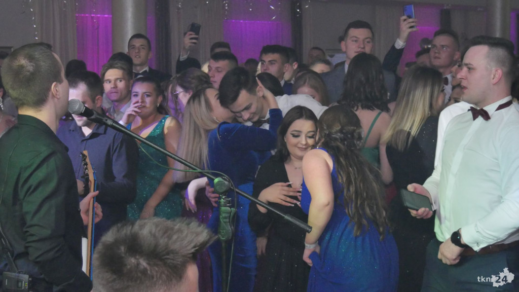 Opoczyńska studniówka w Astorii. Zaśpiewał DEJW! [wideo, zdjęcia]