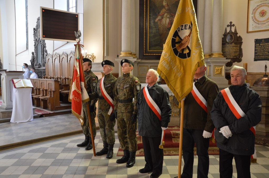 Mszą Świętą uczcili rocznicę powstania Armii Krajowej [zdjęcia]
