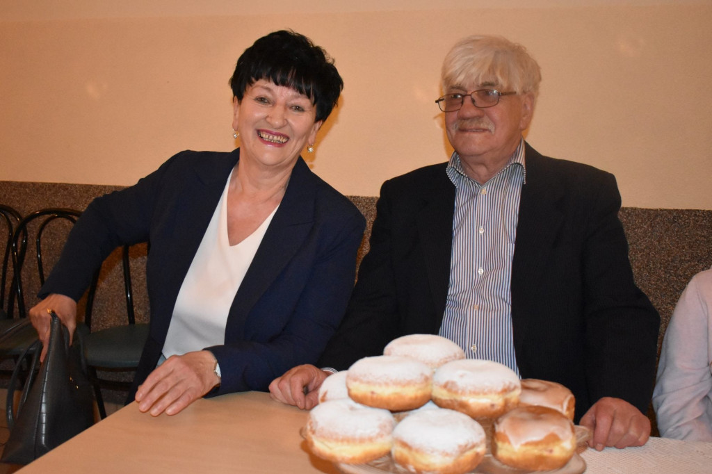 Wieczór karnawałowy w Wiejskim Domu Kultury w Rogowie [wideo, zdjęcia]