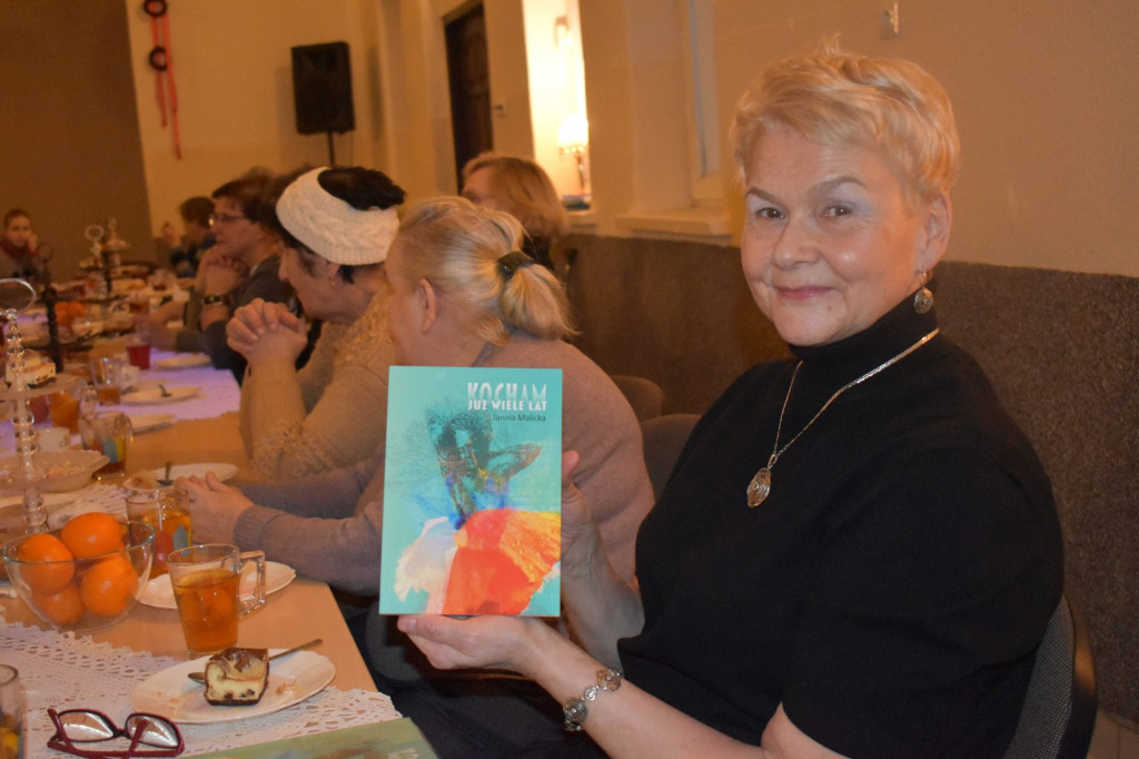Wieczór karnawałowy w Wiejskim Domu Kultury w Rogowie [wideo, zdjęcia]