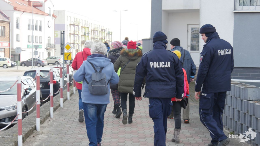 `Z profilaktyką po drodze`. Policjanci i seniorzy wyruszyli we wspólnym rajdzie [wideo, zdjęcia]