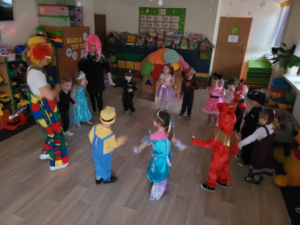 Bajeczny bal karnawałowy w Bajkowej Krainie [wideo, zdjęcia]