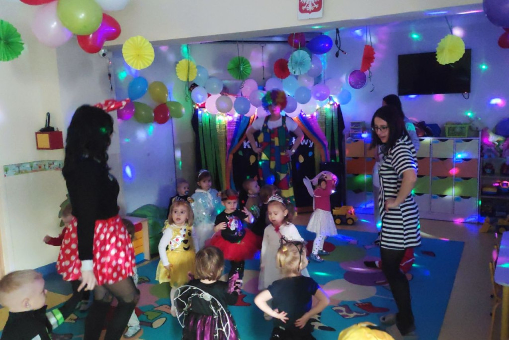 Bajeczny bal karnawałowy w Bajkowej Krainie [wideo, zdjęcia]