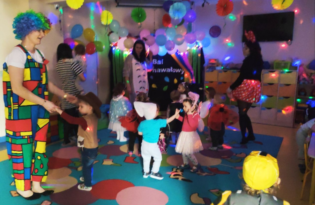 Bajeczny bal karnawałowy w Bajkowej Krainie [wideo, zdjęcia]