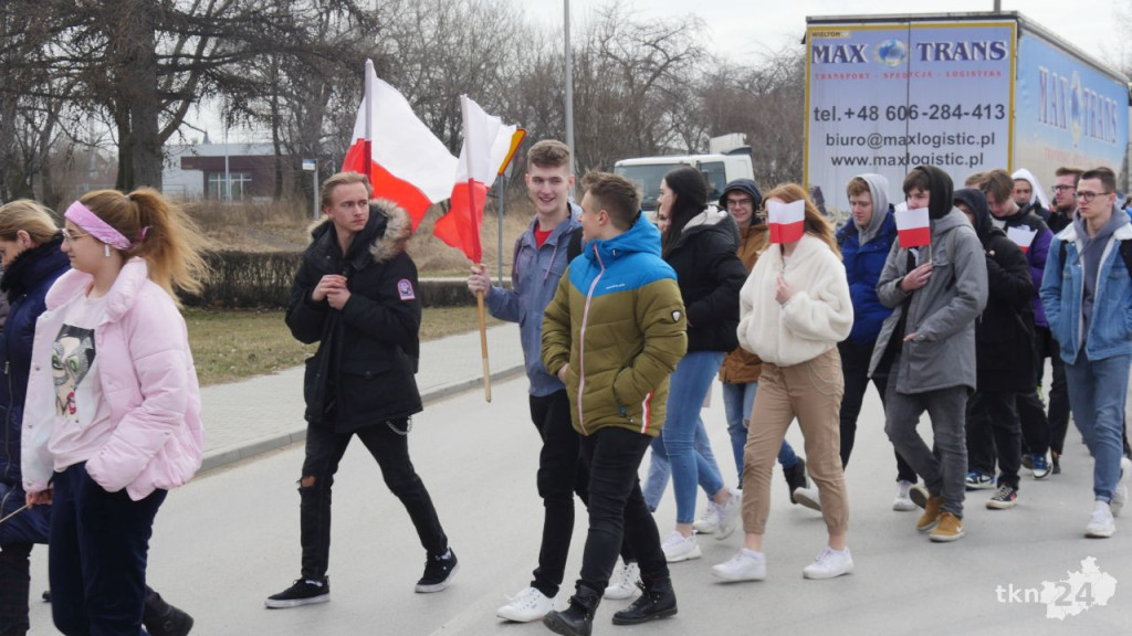 Konecka młodzież mówi STOP WOJNIE! [wideo, zdjęcia]