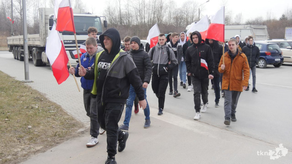 Konecka młodzież mówi STOP WOJNIE! [wideo, zdjęcia]