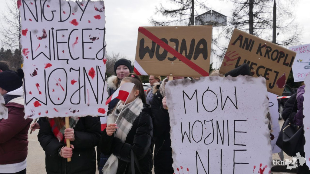 Konecka młodzież mówi STOP WOJNIE! [wideo, zdjęcia]