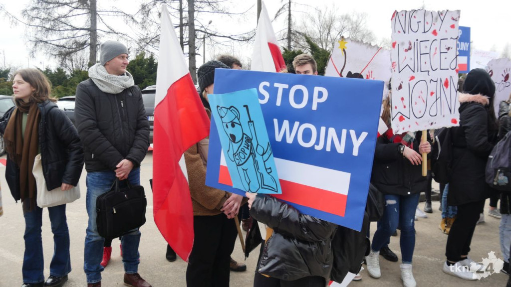 Konecka młodzież mówi STOP WOJNIE! [wideo, zdjęcia]