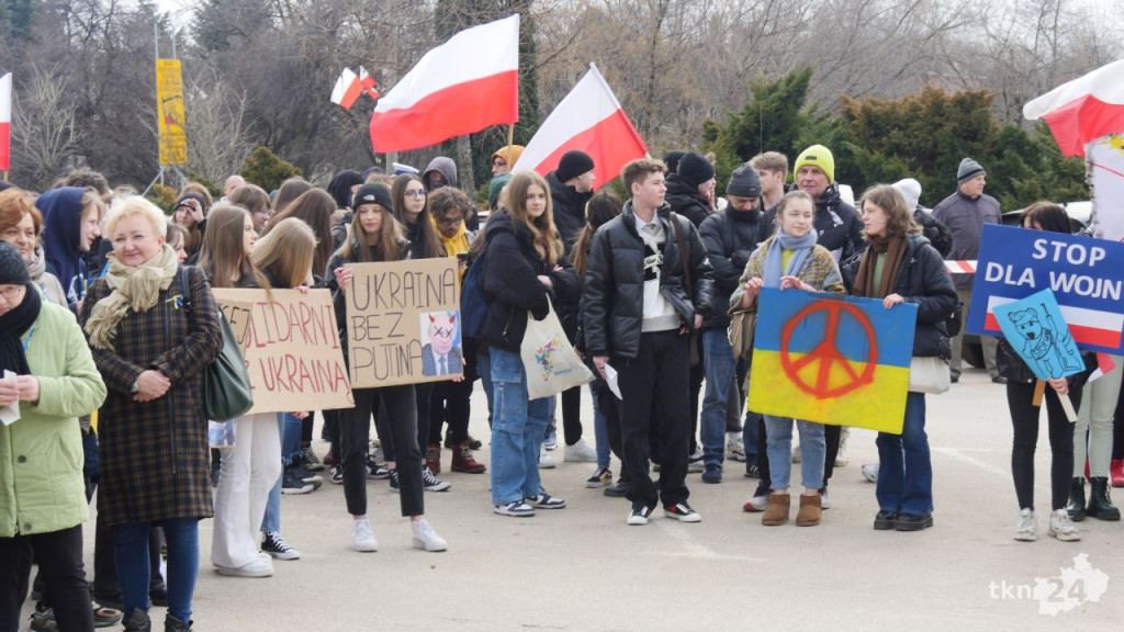 Konecka młodzież mówi STOP WOJNIE! [wideo, zdjęcia]