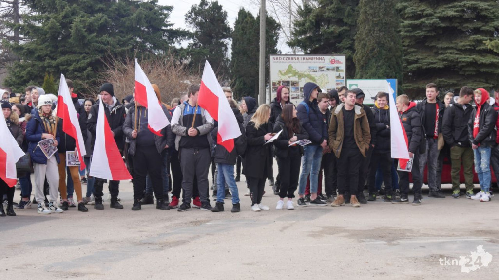 Konecka młodzież mówi STOP WOJNIE! [wideo, zdjęcia]
